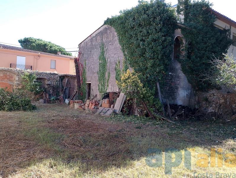 Foto 316e3e42-973f-4116-8258-3bf7d533395e. Residential plot in carrer d'enric lluís roura 7 in Calonge