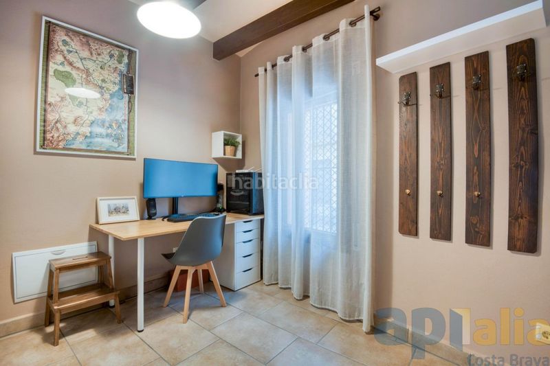 Foto 0f5cf807-8245-4d37-a330-c3f5bdd7e2df. Casa adossada amb calefacció a Eixample Sant Feliu de Guíxols