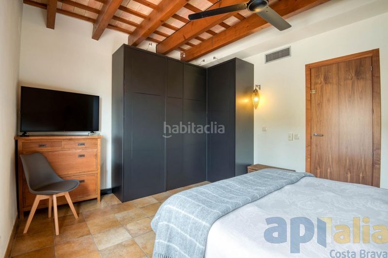 Foto a92404d9-e4f5-4549-b9f1-dc36841218ab. Casa adossada amb calefacció a Eixample Sant Feliu de Guíxols