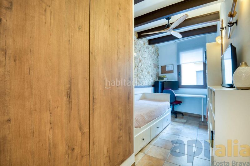 Foto df02d3b0-5d2e-453b-8136-4f1937046bbd. Casa adossada amb calefacció a Eixample Sant Feliu de Guíxols