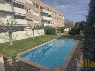 Appartement  Carrer galceran de requesens 15. Apartamento con terraza parking y piscina comunitaria