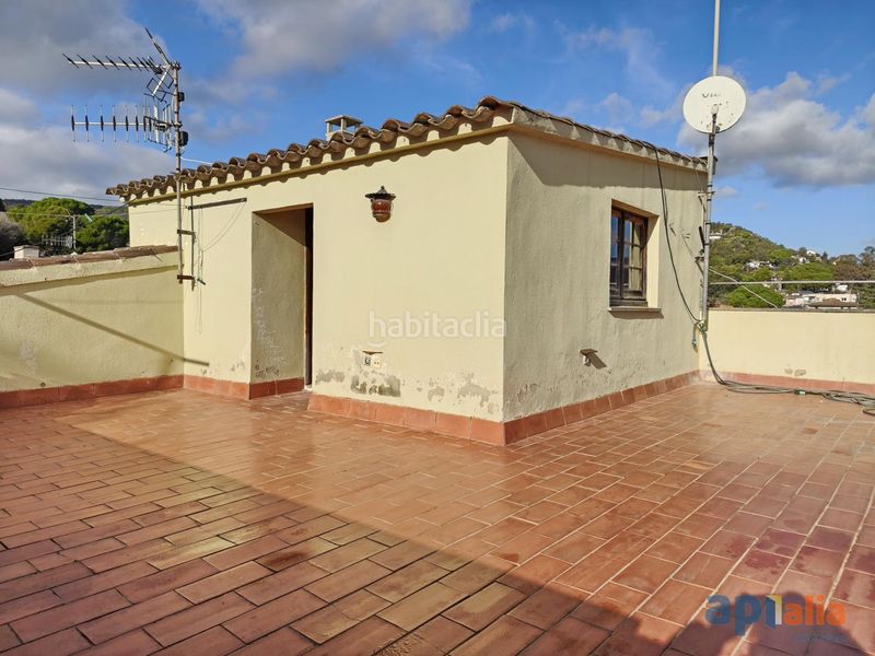 Foto 7e8e05a0-c2de-4882-879b-287ed4b38fca. Casa adossada a carrer galceran de requesens 24 a Calonge