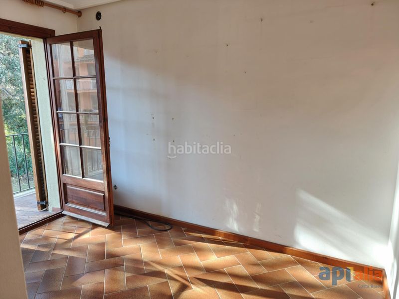 Foto 7fb495c2-d75b-4684-bfc2-2c4f475746ac. Casa adossada a carrer galceran de requesens 24 a Calonge