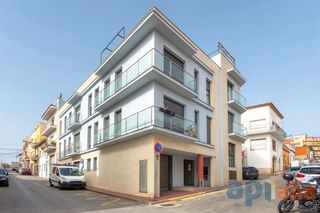 Piso  Carrer de cabanyes 21. Planta baja en zona tueda