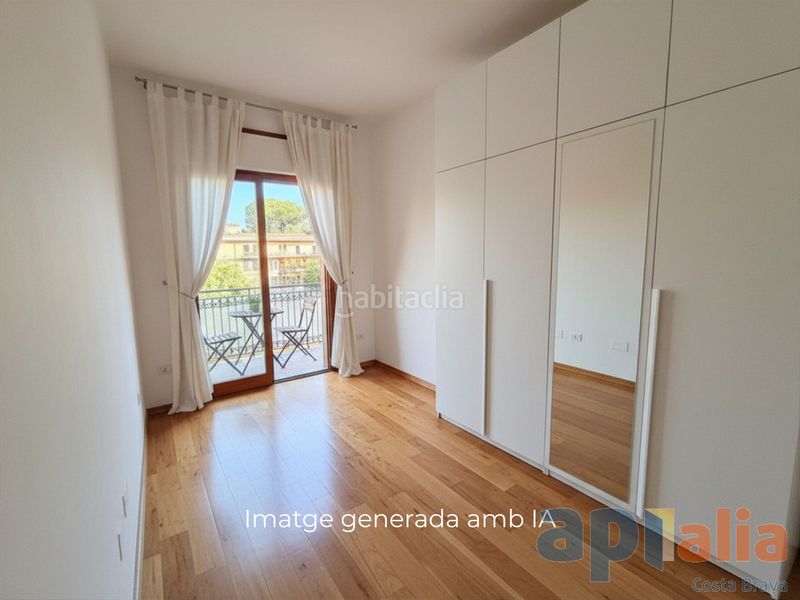 Foto 9b5cbe9f-bd82-42cb-8485-1c06b865ee5a. Pis a carrer de la sala 28 a Poble Calonge