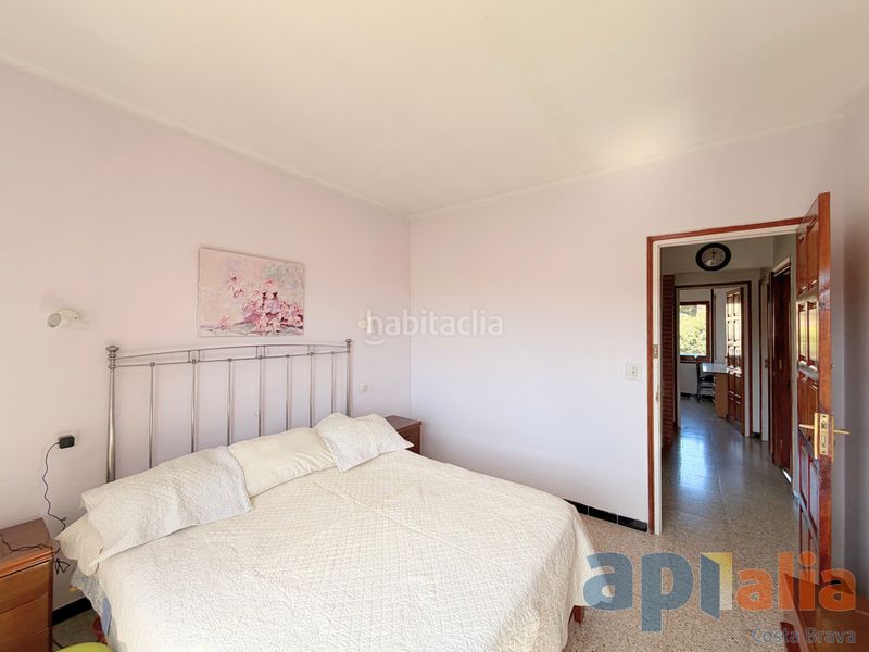 Foto b23bb919-2916-48b7-b93d-8d4d370323c4. Pis a carrer de la sala 28 a Poble Calonge