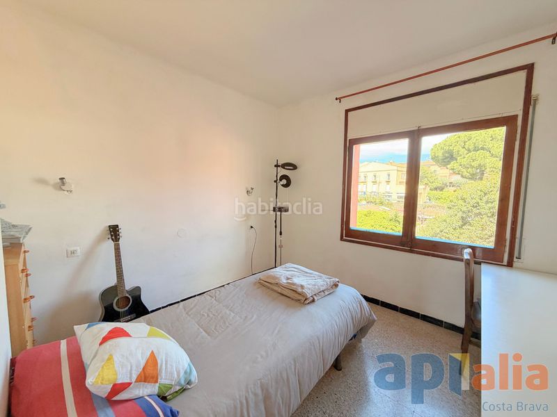 Foto b3acaa0b-00d1-42ba-9ade-e27c63692e57. Pis a carrer de la sala 28 a Poble Calonge