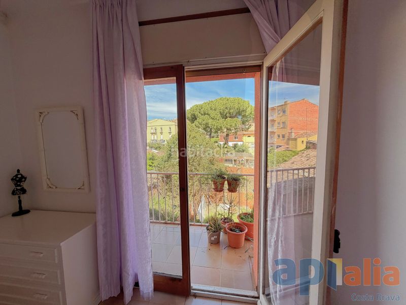 Foto fc94aa7c-4a7d-4e2b-8d15-9c9b2377aa97. Pis a carrer de la sala 28 a Poble Calonge