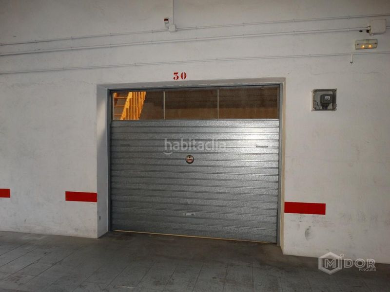 Foto f9444c76-66b2-4f56-a716-c8c0e8393705. Aparcament cotxe a carrer de pecher 2 a Eixample Sant Feliu de Guíxols