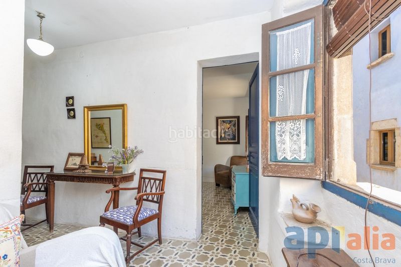 Foto 1b36077f-55f6-409e-9929-54eb15128e7c. Casa adossada amb xemeneia a Begur Begur
