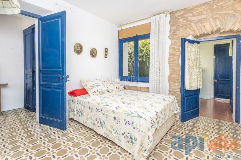 Foto 9e0f65c9-bbd3-42ad-ade8-70cbd9652238. Casa adossada amb xemeneia a Begur Begur