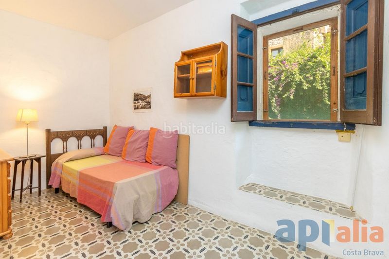 Foto 9fb740e9-5e1c-466d-9a81-10bbf9822e60. Casa adossada amb xemeneia a Begur Begur