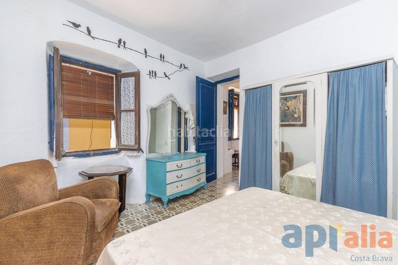 Foto ae389a31-5169-49a9-b9f0-00f9c4aad6ae. Casa adossada amb xemeneia a Begur Begur