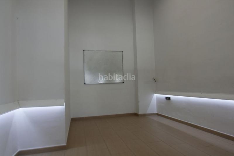 Foto 7e770f1b-fb52-4df1-adc3-e47ef2fc4a28. Lloguer local comercial a Meliana