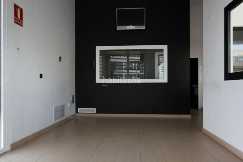 Foto 63699b75-e4ce-457c-b8ce-915df2203cb7. Rent business premise in Meliana