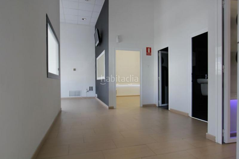 Foto 77b25b04-e572-4a7d-87b0-d9f2ee74b10a. Rent business premise in Meliana