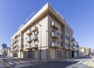 Lloguer Local Comercial a Pobla de Farnals. Local esquinero en alquiler en la pobla de farnals!!!