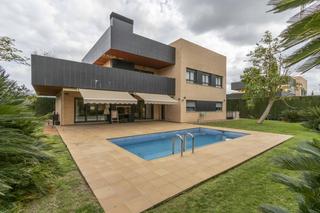 Casa a Bétera - cadernera 50. Exclusiva vivienda independiente en venta en torre en conill, bé