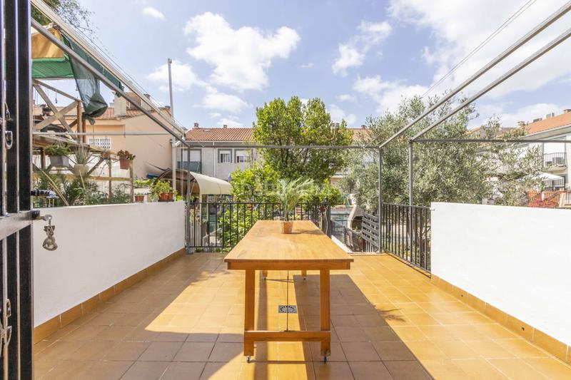 Foto ae6392d0-9533-4683-b869-b5a91ab26c05. Casa a schiera con parcheggio in Alameda Park Manises