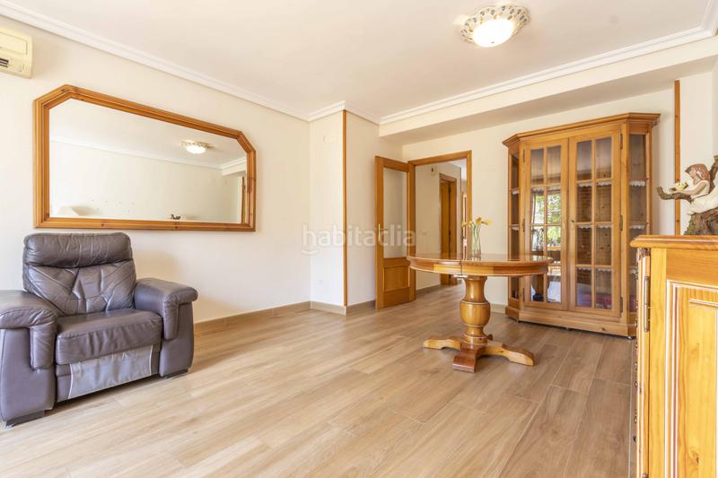 Foto e7a9a430-f11a-4ce1-9cbb-b192ca194c36. Casa a schiera con parcheggio in Alameda Park Manises