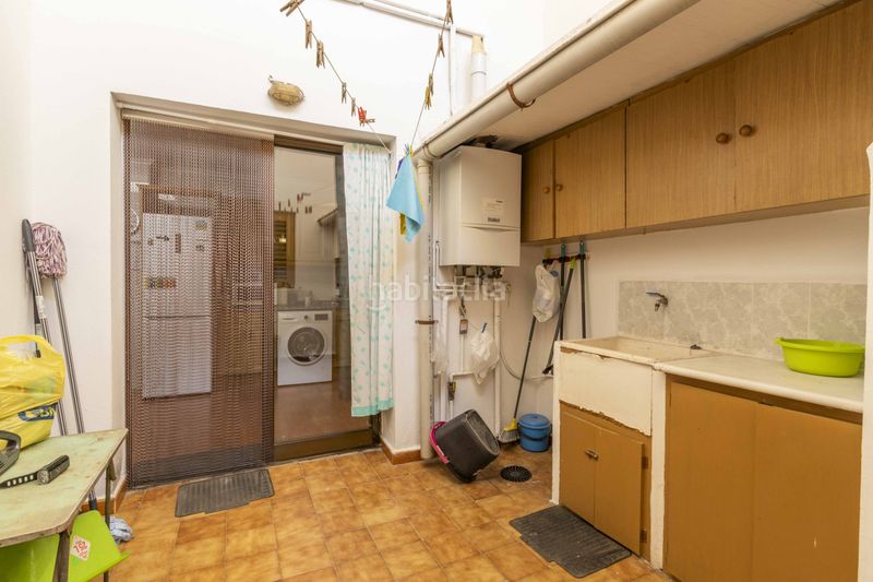 Foto a674257f-4de5-4723-998b-56e3deb23702. Casa adossada amb aparcament a Nuevo Centro Sagunt