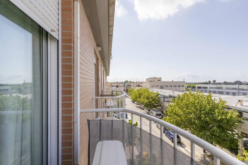Foto dea1ccfd-c8b1-49d5-8b7c-eb66db6a4198. Piso  de 3 habitaciones listo para entrar a vivir en la pobla de farnals, con garaje y trastero en Massamagrell