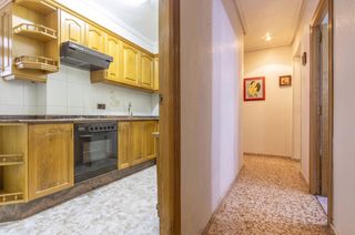Appartement à La Constitución-Canaleta. Vivienda de 3 habitaciones con ascensor