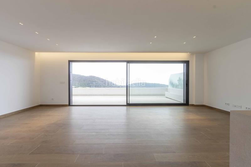 Foto fd703424-4d0e-42e5-8749-bc04558e9d5a. Alquiler ático  con terraza y vistas al mar urbanización monasterios en Sagunt