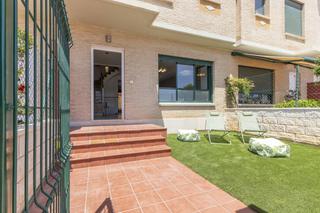 Casa a schiera in Foios. Adosado en venta