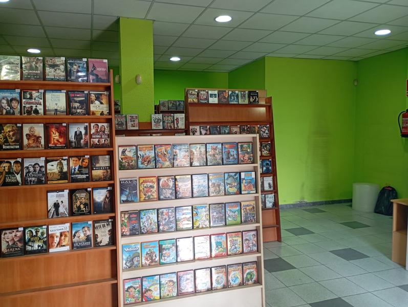 Foto 333282df-eacd-4a76-8294-7c090b44d8fb. Alquiler local comercial  en alquiler frente a jardin e instituto en Tavernes Blanques