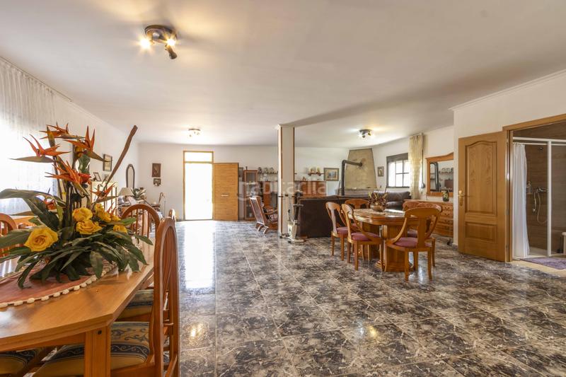 Foto d9ec9e73-455c-4c76-877d-494df32379f7. Casa chalet con piscina, pista de frontón y dos viviendas independientes o en Sagunt