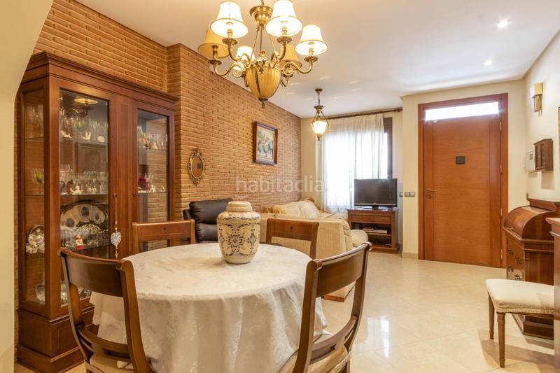 Foto 0fddc603-1e8d-471c-aa50-c912adabf3a0. Casa chalet adosado en venta l horta nord, valència en Rafelbunyol