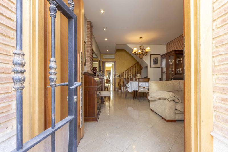 Foto 4c09a311-3e2a-4385-bb1e-7a15dd9bce79. Casa chalet adosado en venta l horta nord, valència en Rafelbunyol