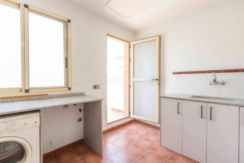 Foto abf7b241-5f14-458d-b42e-36cf70ad4903. Casa chalet adosado en venta l horta nord, valència en Rafelbunyol