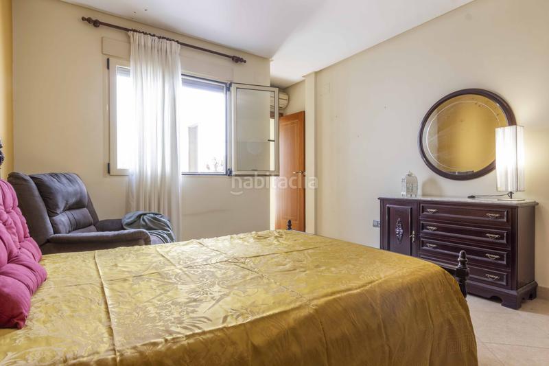Foto b6b1be7c-7c95-43d8-8456-79c74a3c709f. Casa chalet adosado en venta l horta nord, valència en Rafelbunyol