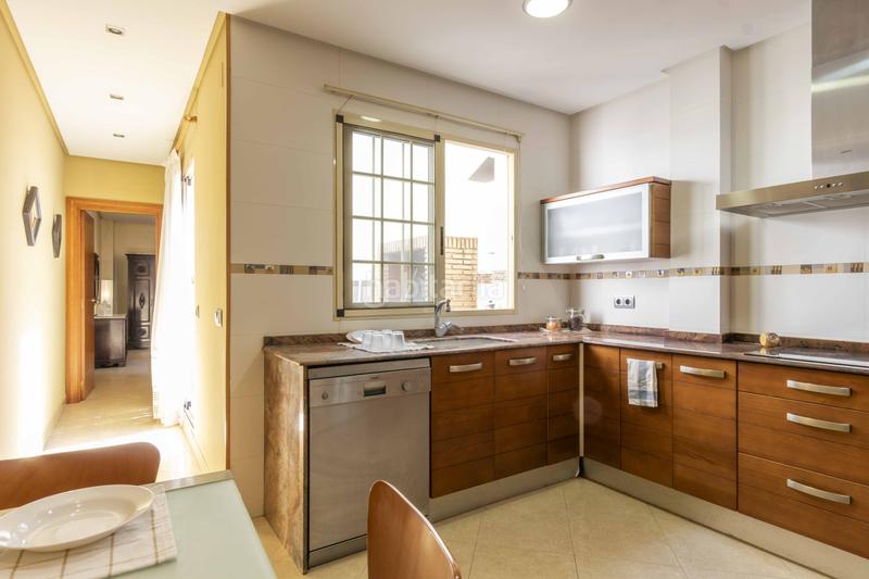 Foto bae942c8-d015-478e-a133-c0c2f5760538. Casa chalet adosado en venta l horta nord, valència en Rafelbunyol