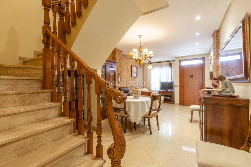 Foto ecd05e20-6af7-4800-b037-cdcde8aa2c69. Casa chalet adosado en venta l horta nord, valència en Rafelbunyol