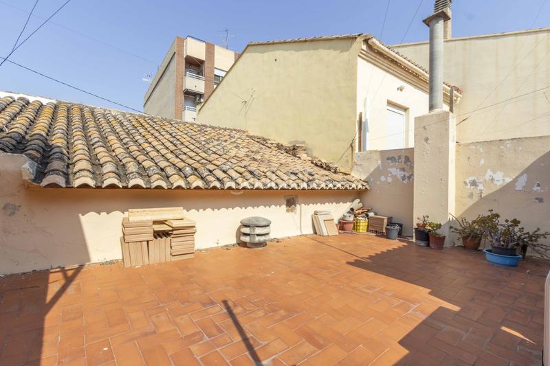 Foto 72fa0d32-9cd0-49c8-a3ee-7d52a0f21b65. Casa adosada  con terraza en el centro lista para entrar a vivir en Moncada