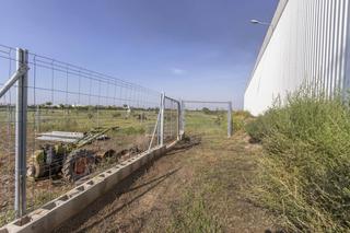 Terreno residencial en Bonrepòs i Mirambell. Parcela agricola vallada en f foios