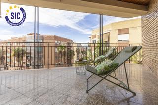 Piso en Benimàmet. Piso de 4 habitaciones reformado a estrenar en benimàmet