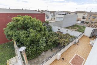 Casa a Albalat dels Sorells. Casa independiente de 5 dormitorios, jardin y garaje en albalat
