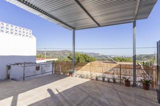 Maison à Centro-El Castillo. Casa con agua de pozo y amplias terrazas  independencia y comodi