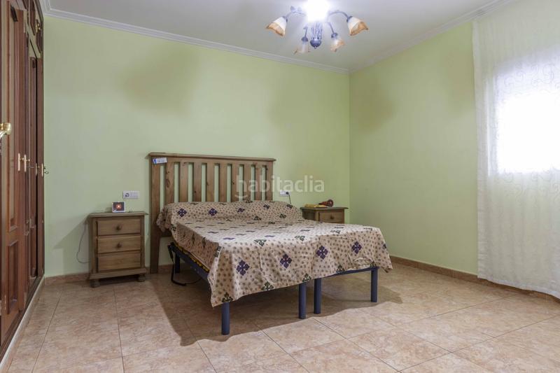 Foto 5a95f5a0-43b8-42b9-bdec-ef681b3e3c22. Casa adossada amb calefacció a Massamagrell