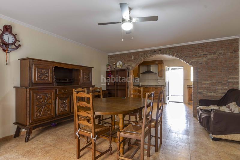 Foto 71e40167-1d13-4015-b3ca-a5e2680c858d. Casa adossada amb calefacció a Massamagrell