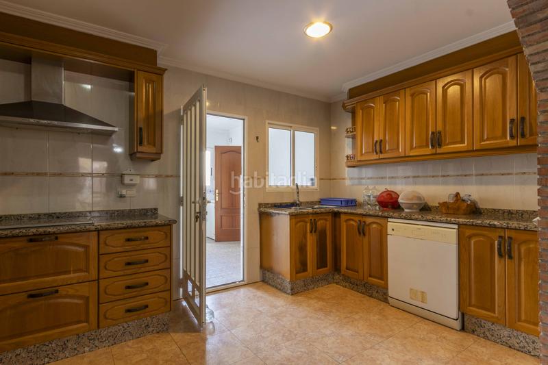 Foto d1384f91-3a46-49f5-b002-37b01366cbb0. Casa adossada amb calefacció a Massamagrell