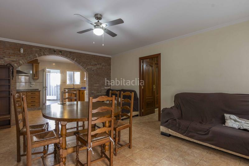 Foto d5f08083-af35-4575-8fc5-810986959c04. Casa adossada amb calefacció a Massamagrell