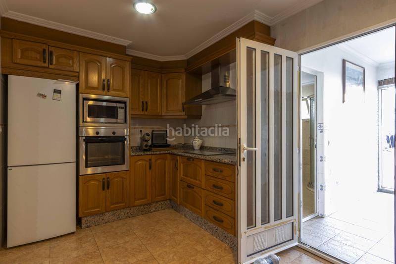 Foto da6e7847-193d-40d1-bd79-efa253a66941. Casa adossada amb calefacció a Massamagrell