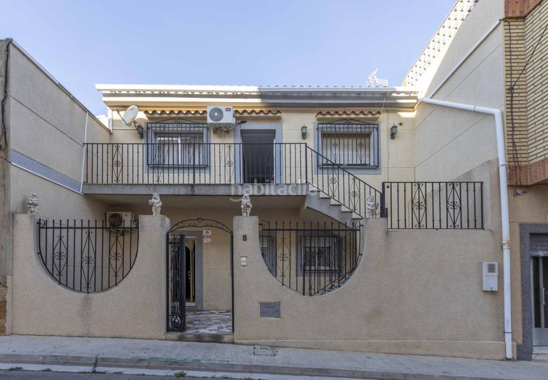 Foto e66e5212-b76a-4dce-989b-18d42c357c77. Casa adossada amb calefacció a Massamagrell