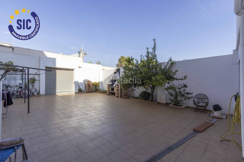 Foto 55e6407f-b8ae-4995-bdfa-ad621a3b2d80. Casa adossada amb calefacció a Massamagrell