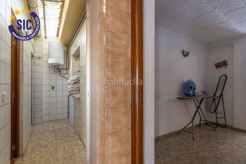 Foto cbb42092-c273-4b60-8c50-89f277de99a5. Casa adossada amb calefacció a Massamagrell